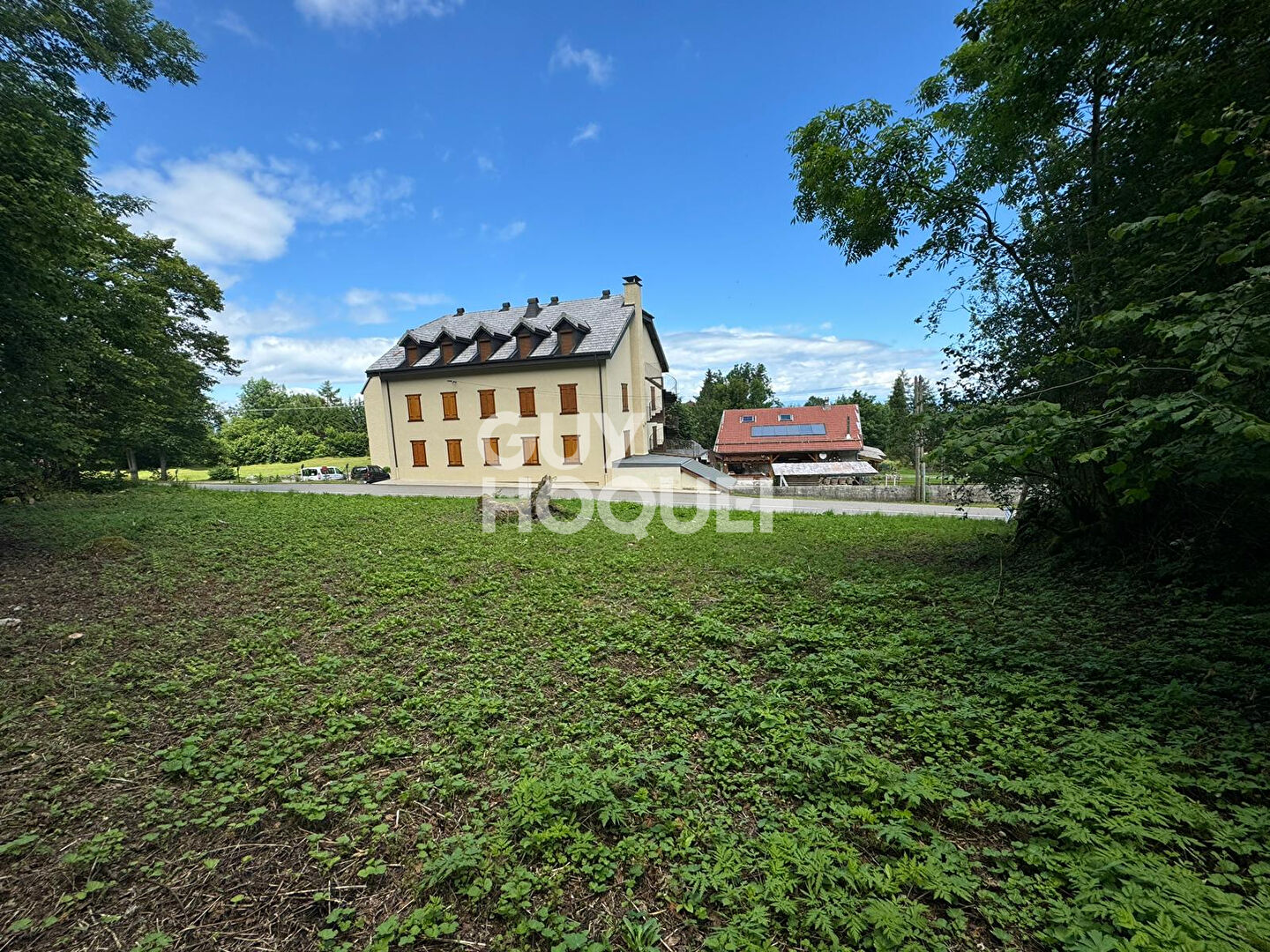 Terrain  viabilisé et débroussaillé  libre constructeurs Thollon Les Memises