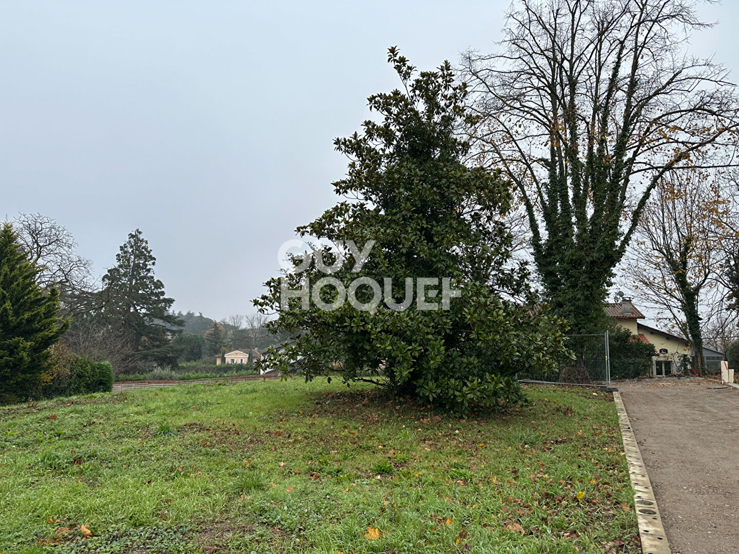 Terrain Constructible et Piscinable Ecully 1000m²