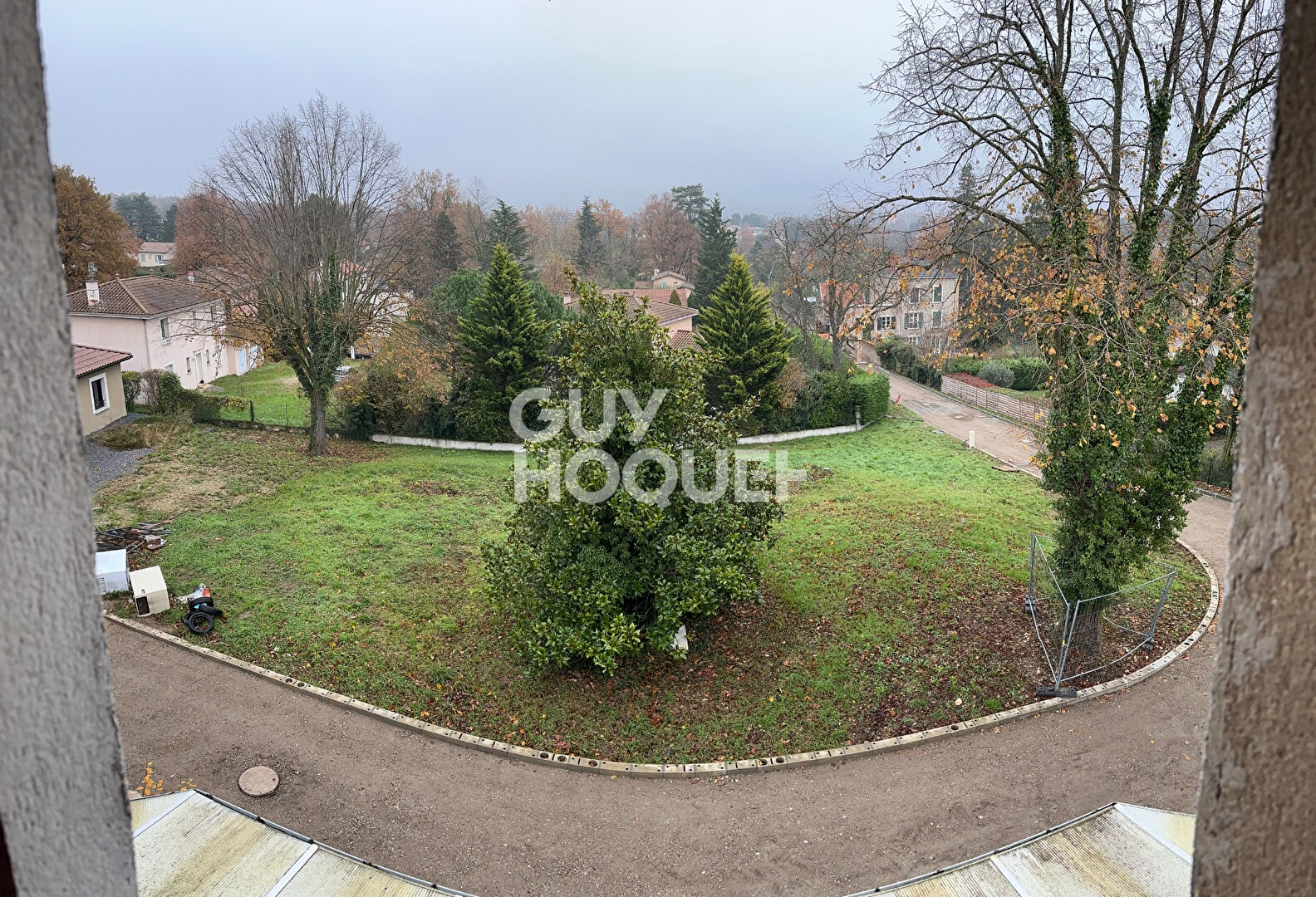 Terrain Constructible et Piscinable Ecully 1000m²