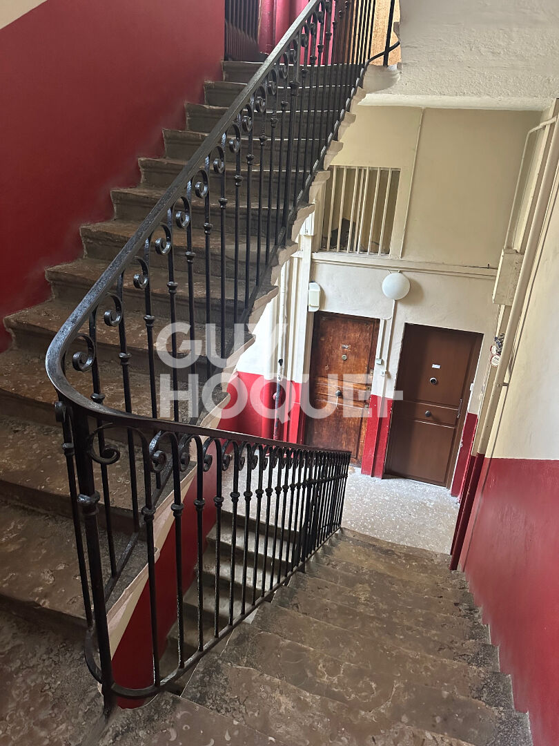 Proche Mairie - Appartement canut - 2 chambres - 1 bureau