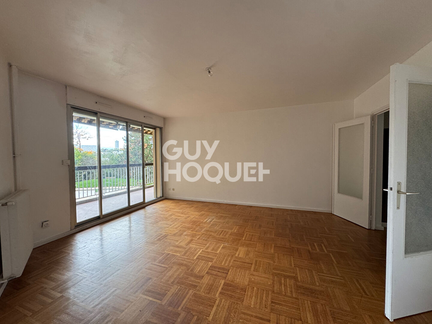 Appartement T2 de 69 m2 avec terrasse de 10M2 piscine tennis gardien parking cave
