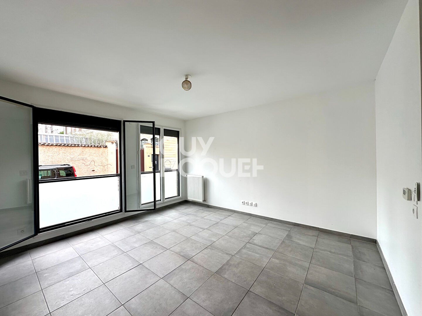 Plateau Croix-Rousse - Appartement avec loggia et parking - résidence récente accès PMR