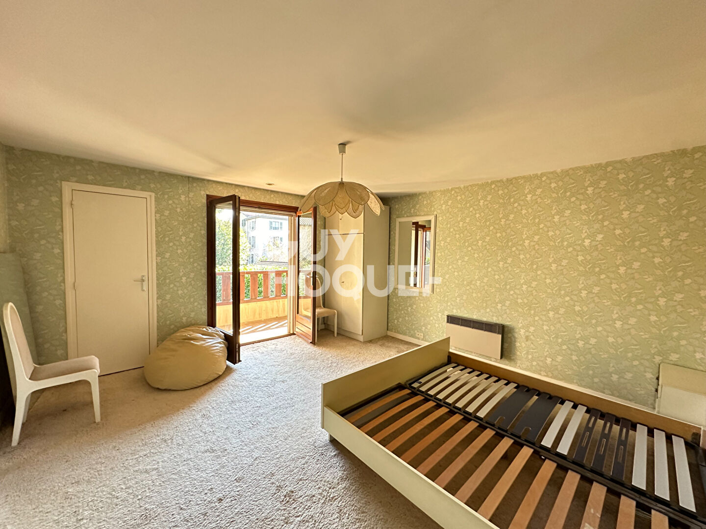 Maison familiale  3 niveaux sur terrain de 1 800 m²