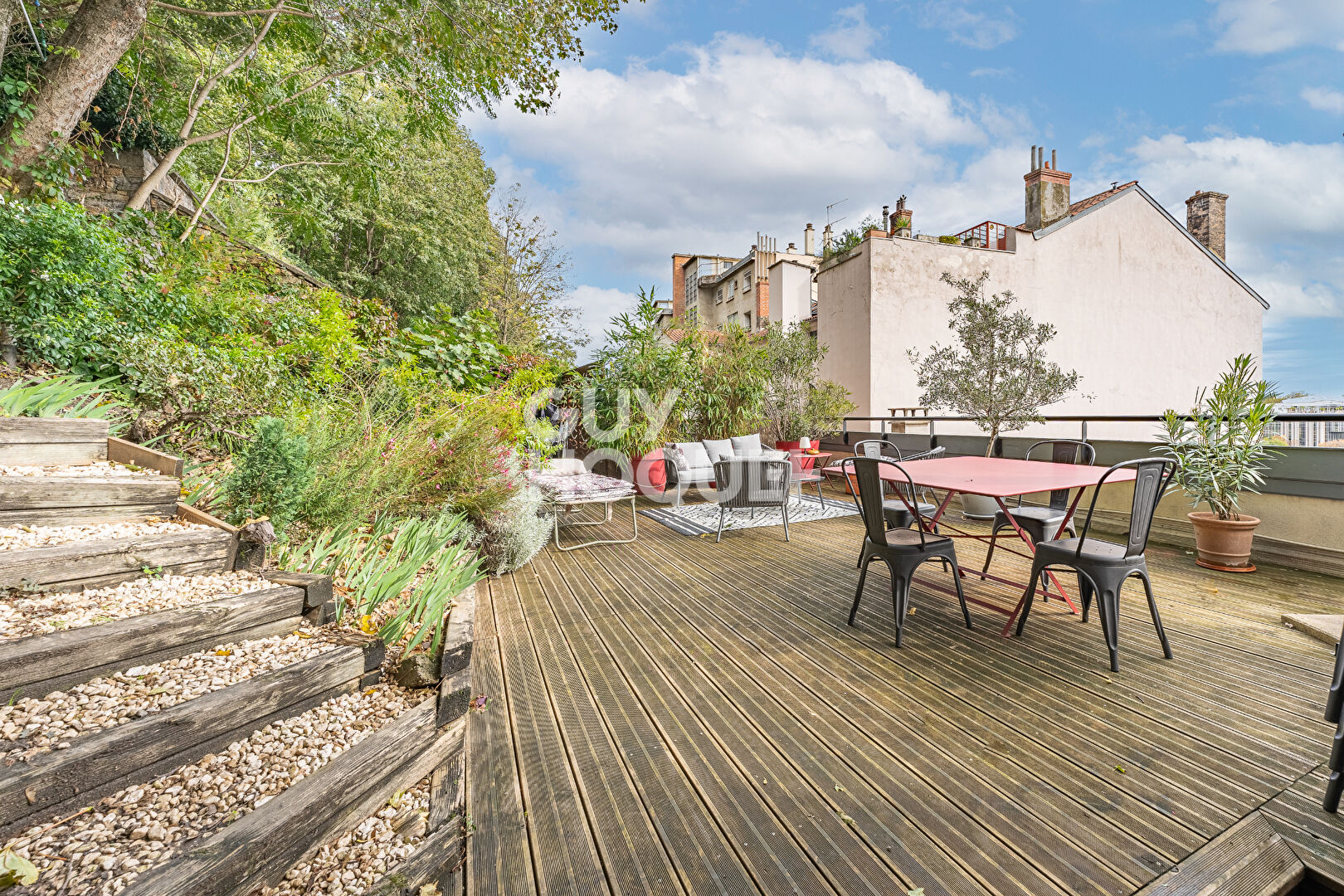 Duplex T5 146 m² - Toit terrasse 160 m² - vue dégagée sur Lyon