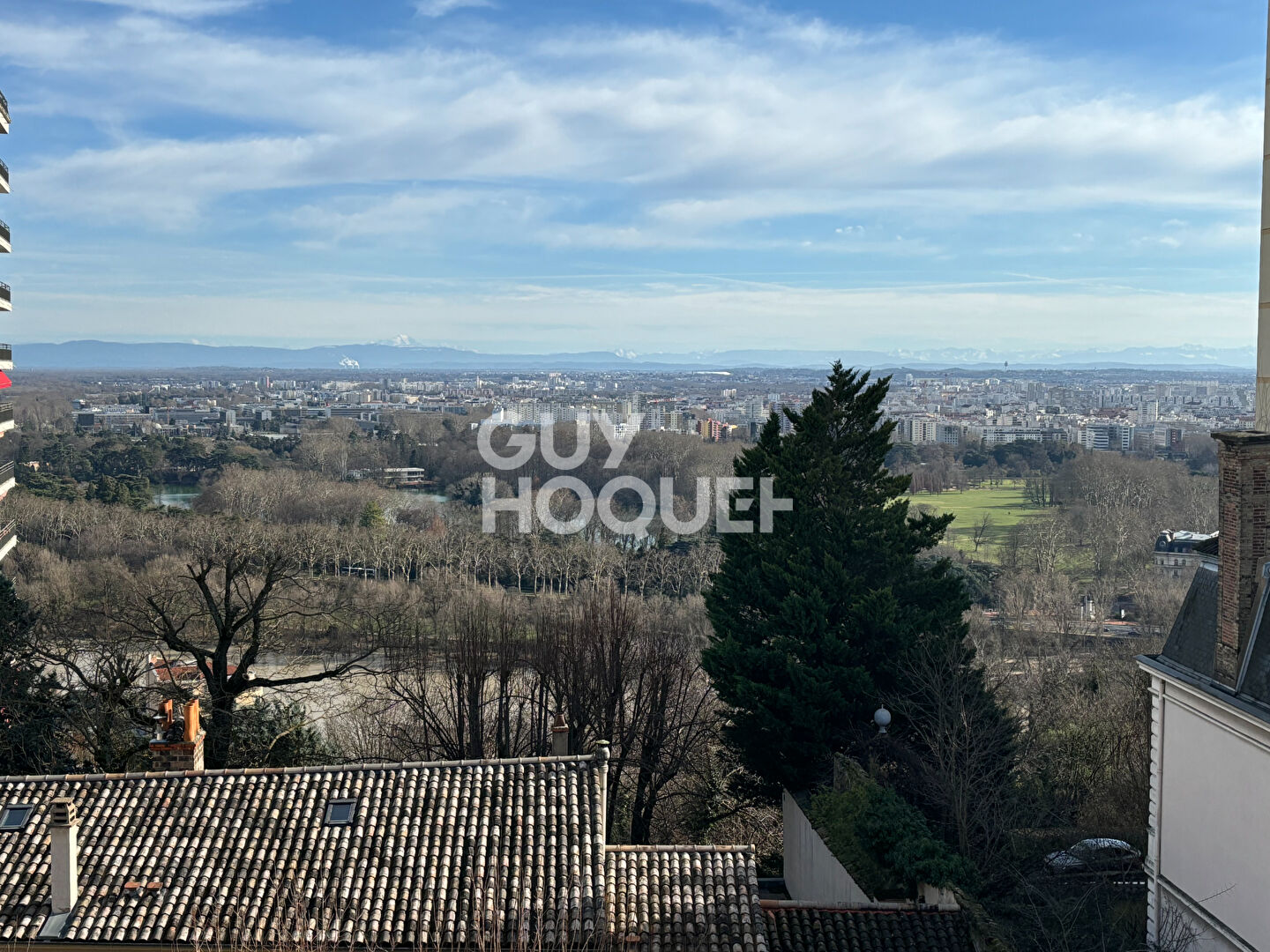 BIEN RARE : VUE EXCEPTIONNELLE T2 avec balcon