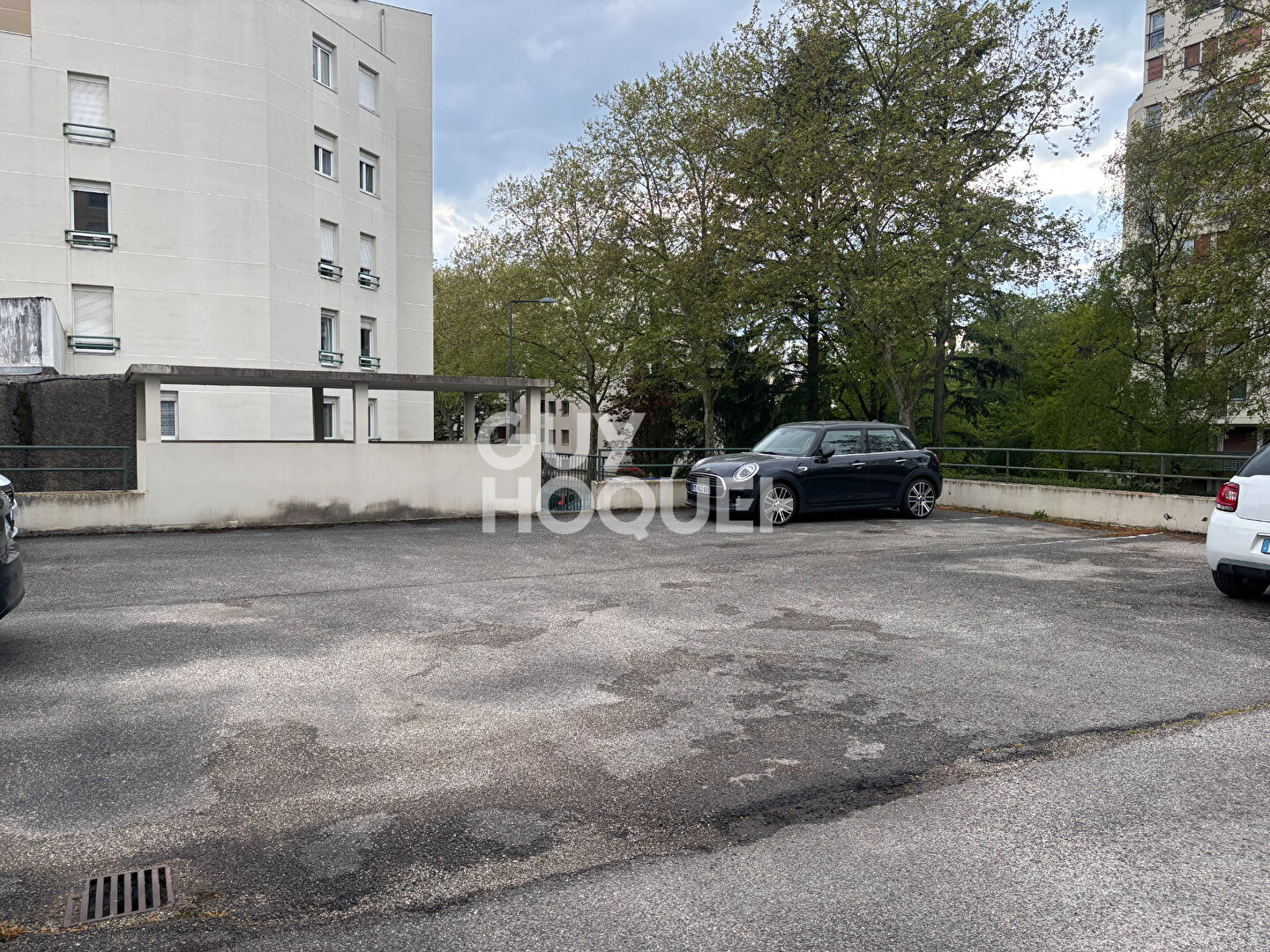 A rénover - T3 possible T4 avec parking inclus dans le prix