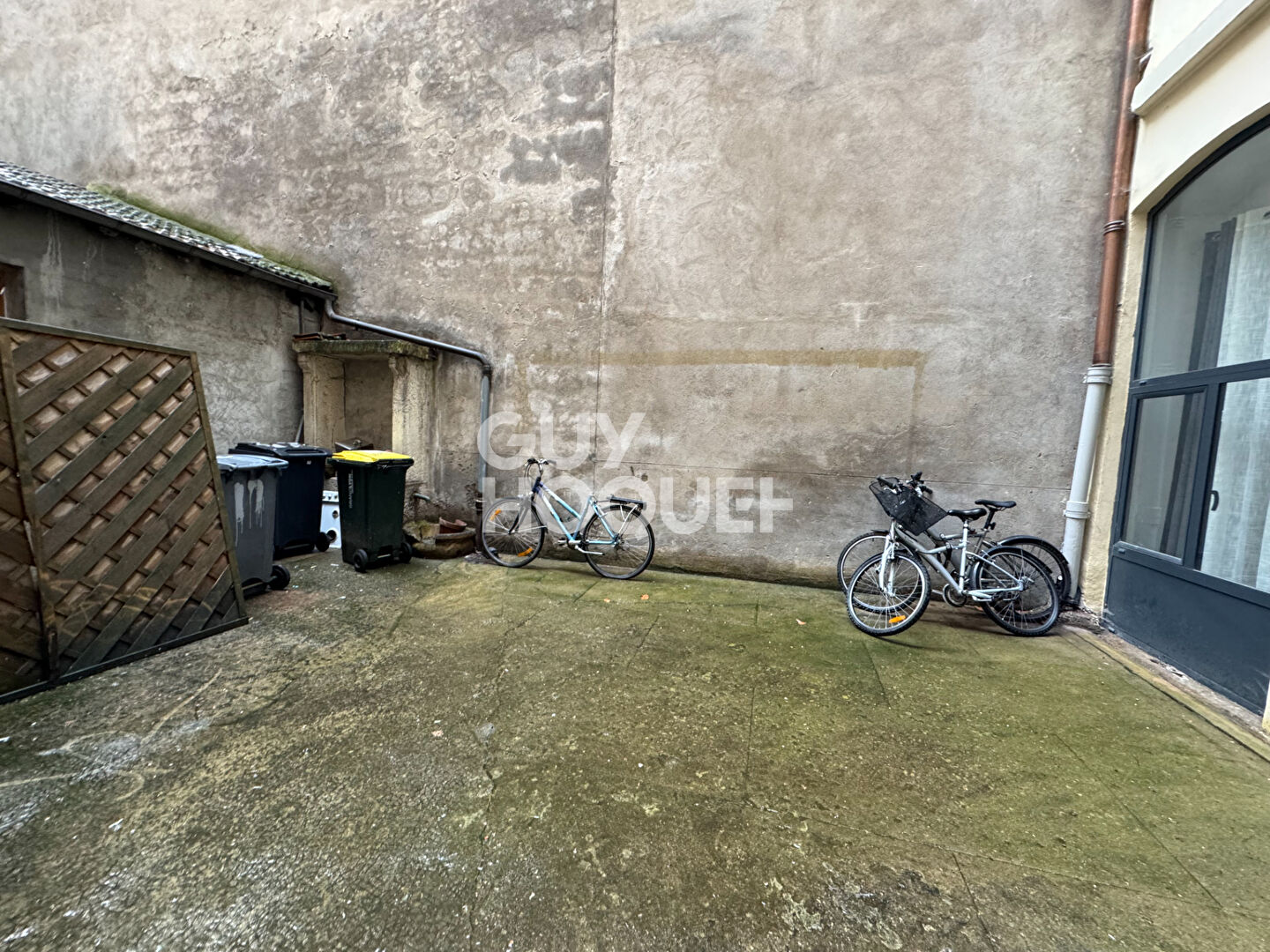 Appartement T3 - Lyon 6 -  71.81 m2 - cave - ascenseur -