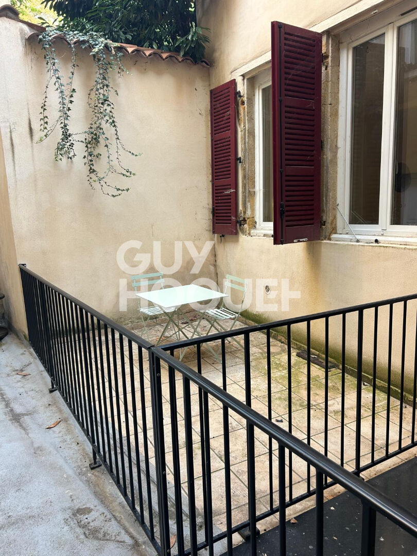 Appartement T 2 de 36.10m2 sur cours - terrasse 4.5 M2 - double expo  S/O au calme