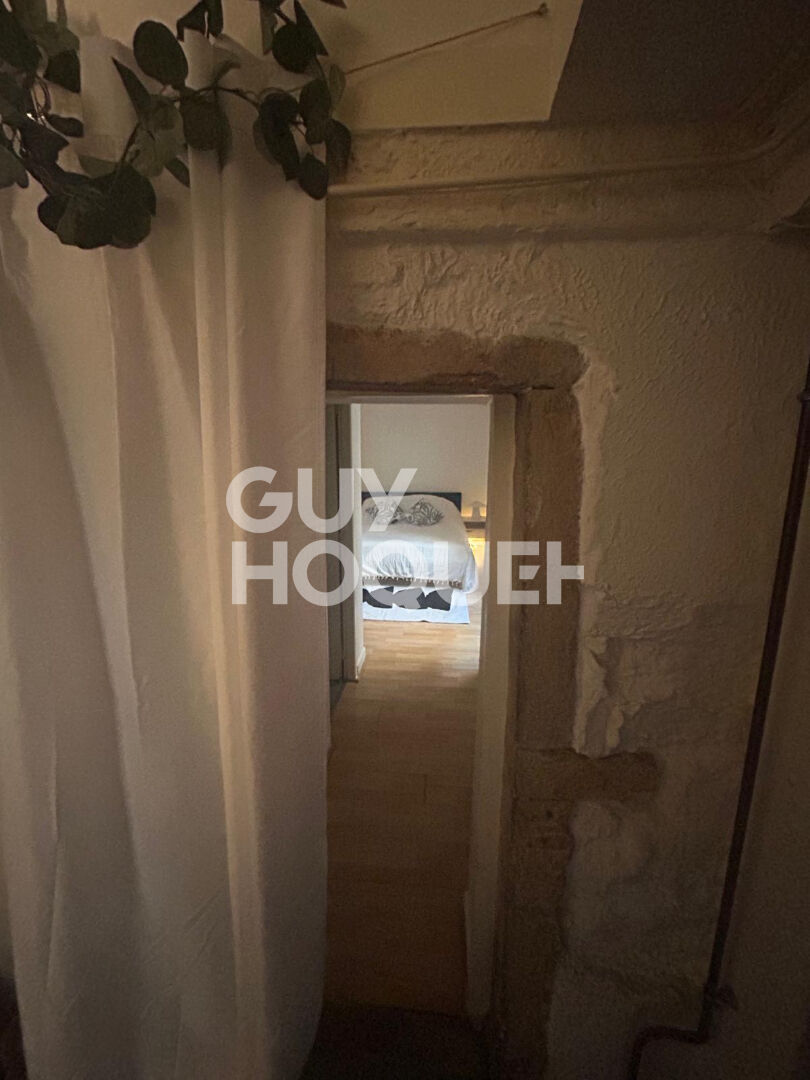 Appartement T 2 de 36.10m2 sur cours - terrasse 4.5 M2 - double expo  S/O au calme