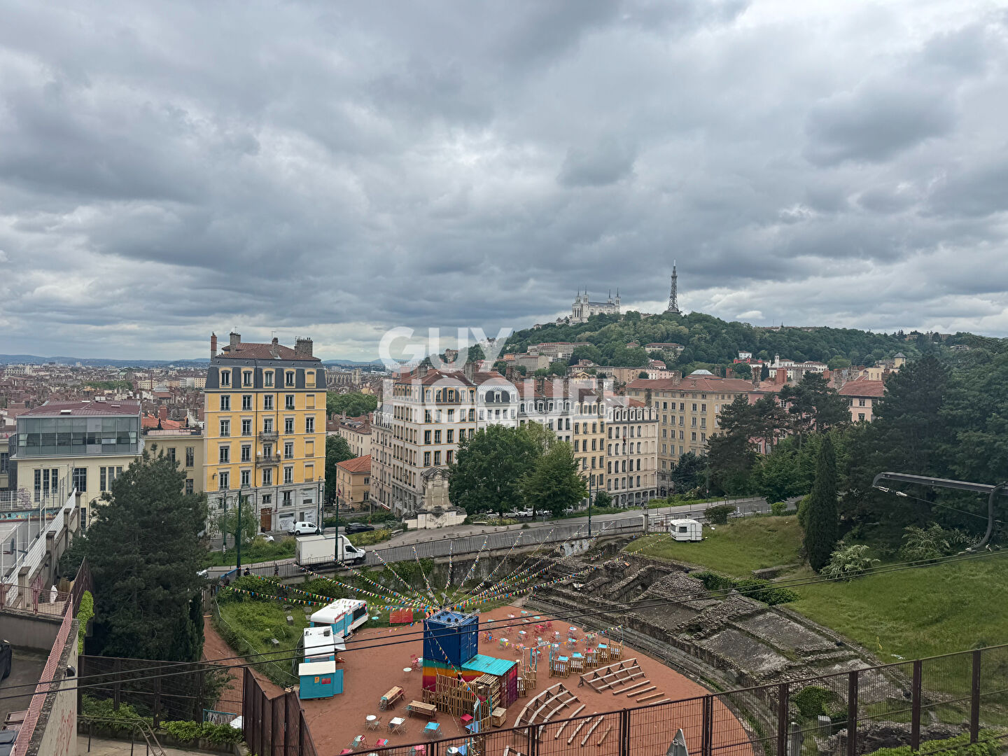 Appartement T 2 de 36.10m2 sur cours - terrasse 4.5 M2 - double expo  S/O au calme