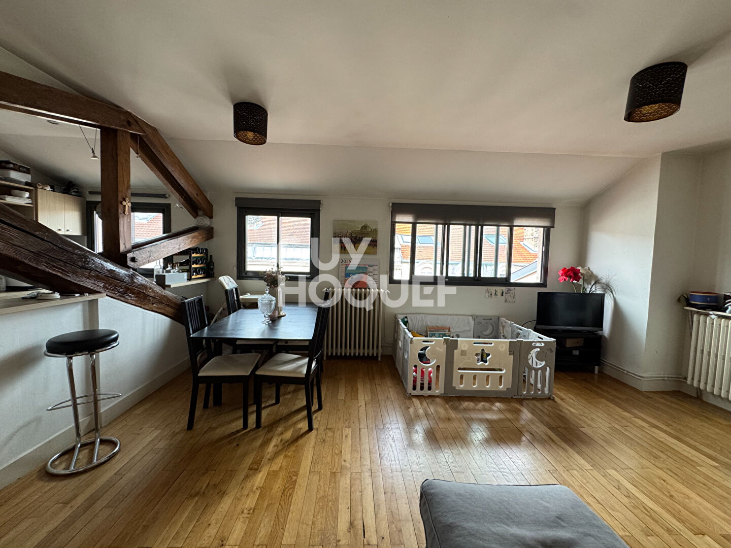 Appartement Dans Immeuble cossu et classé Rue de Archers