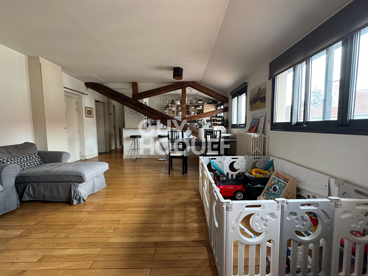 Appartement Dans Immeuble cossu et classé Rue de Archers