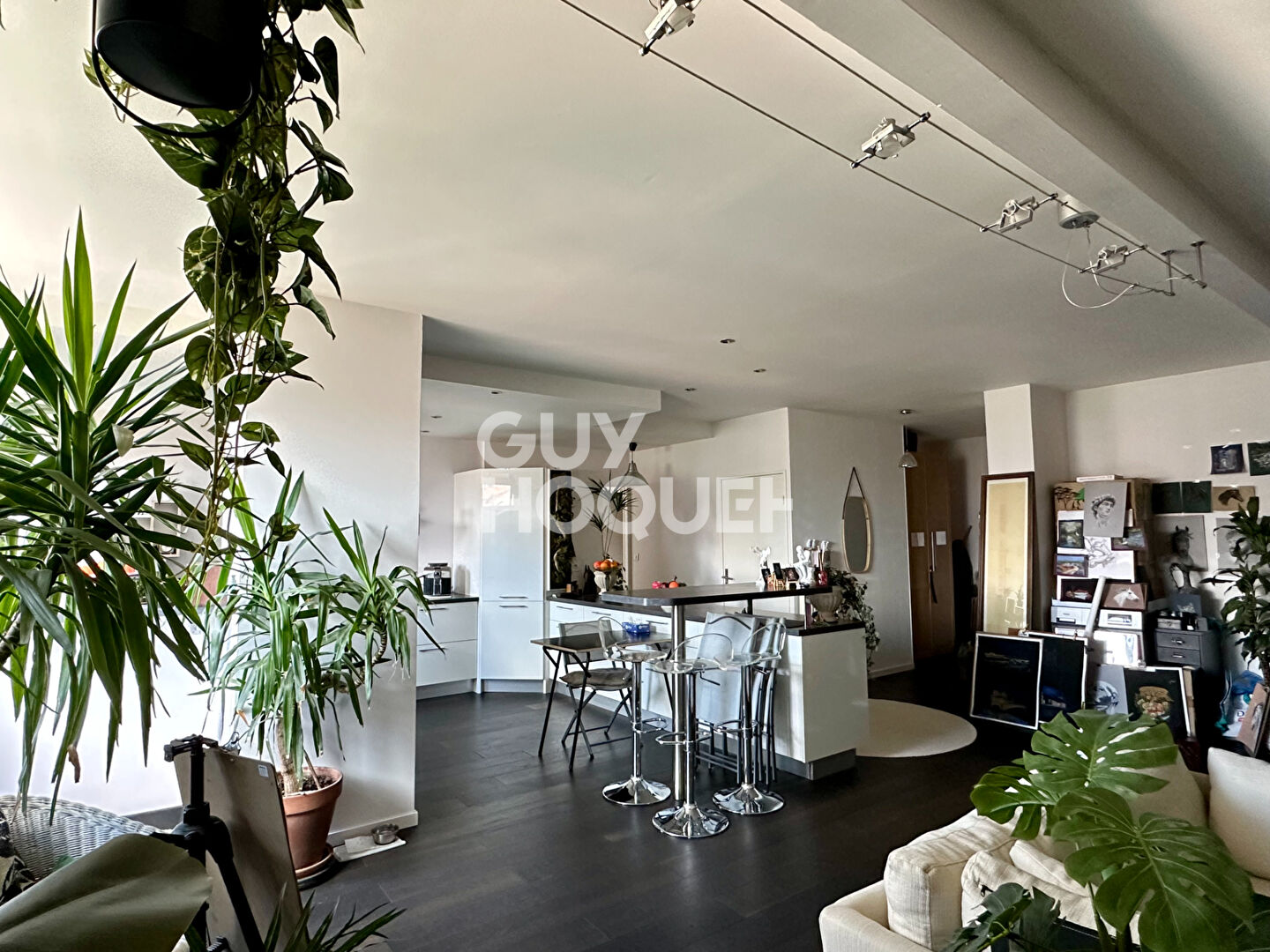 CROIX ROUSSE - DERNIER ÉTAGE - RÉSIDENCE RECENTE