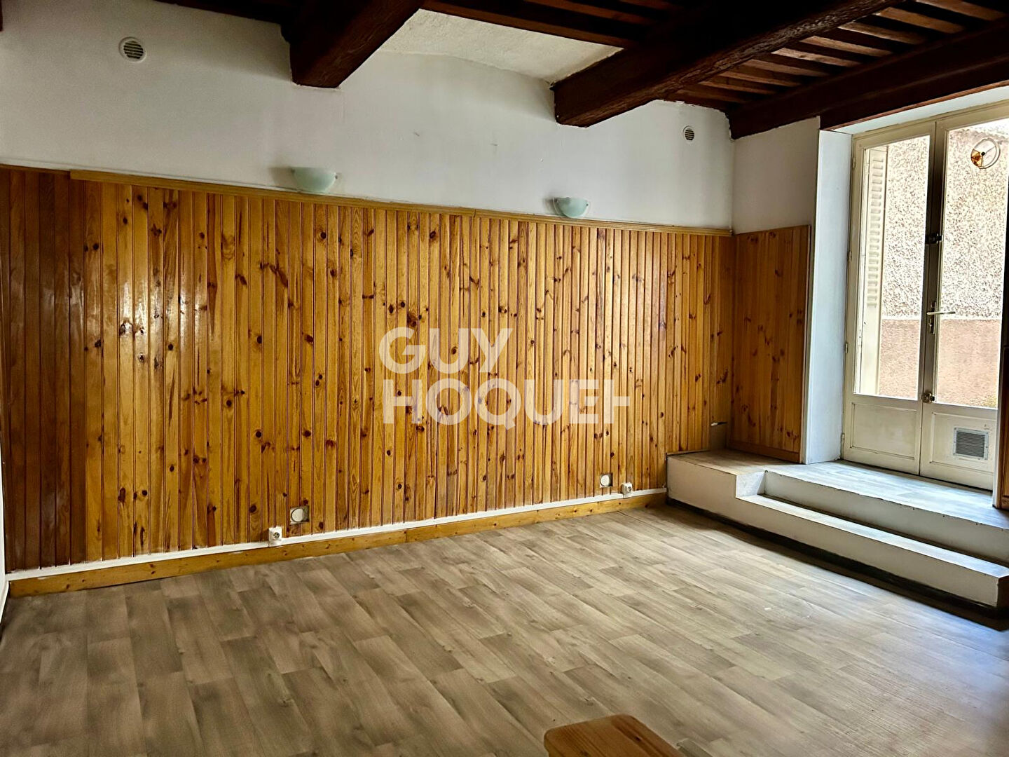 Un Appartement à rénover idéalement placé sur la croix rousse