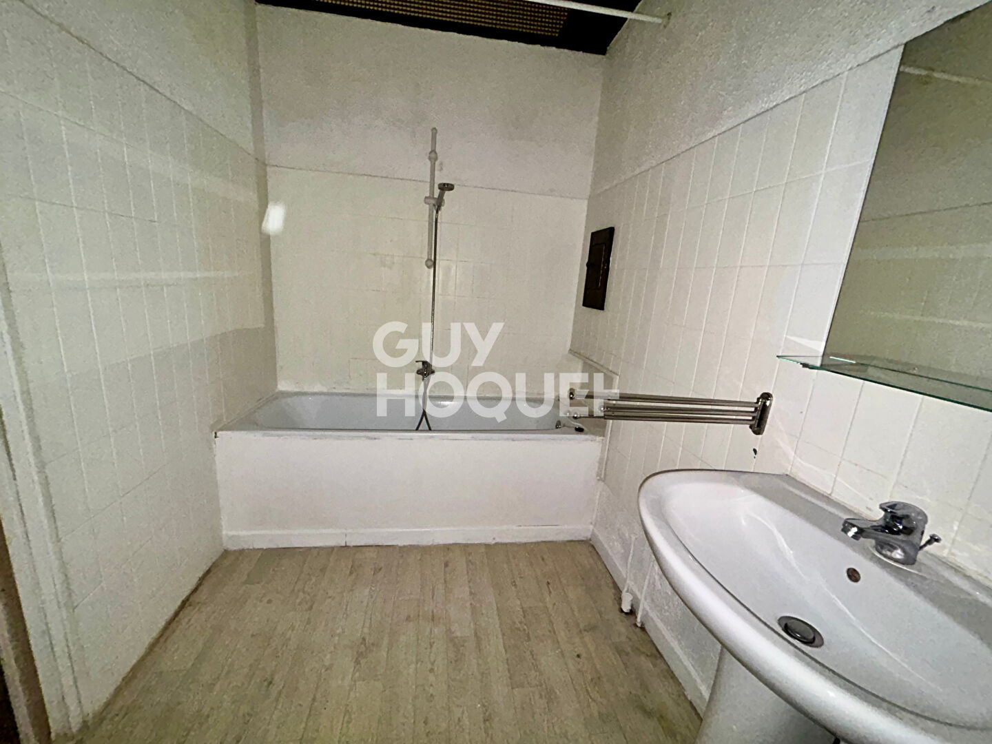 Un Appartement à rénover idéalement placé sur la croix rousse