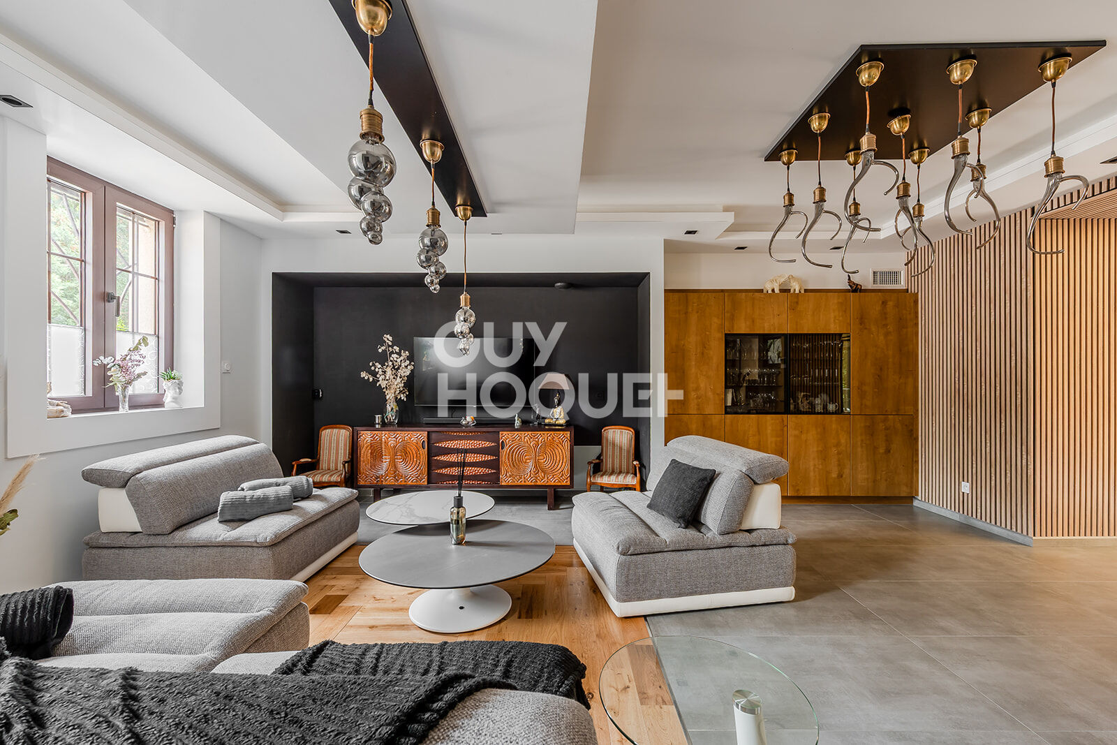 Plateau Croix-Rousse -  Villa 332 m²  - Sous-sol - Garage -