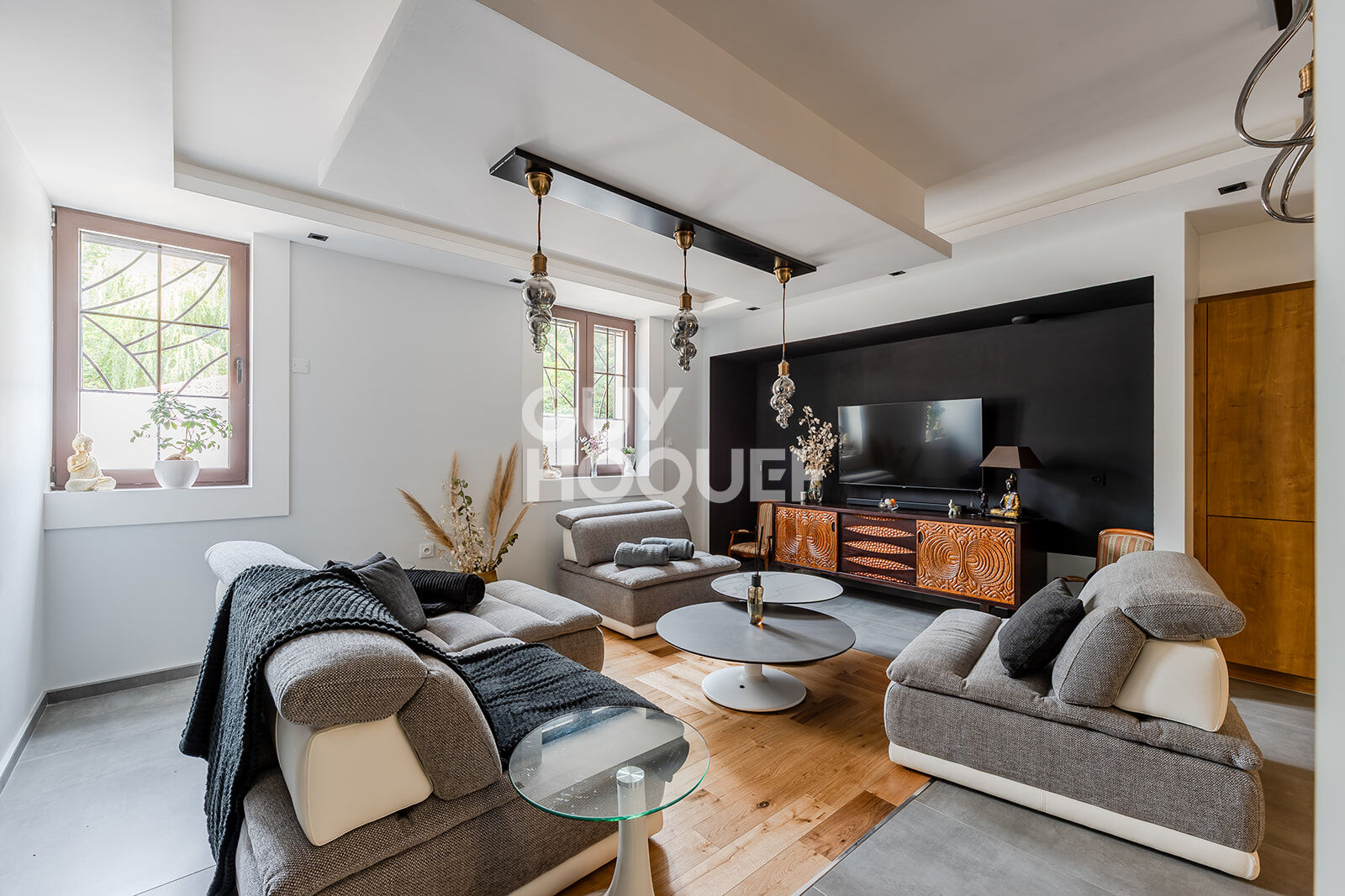 Plateau Croix-Rousse -  Villa 332 m²  - Sous-sol - Garage -