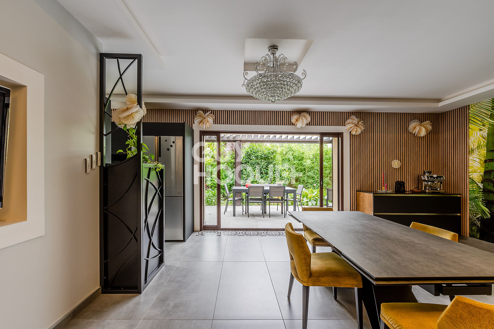 Plateau Croix-Rousse -  Villa 332 m²  - Sous-sol - Garage -