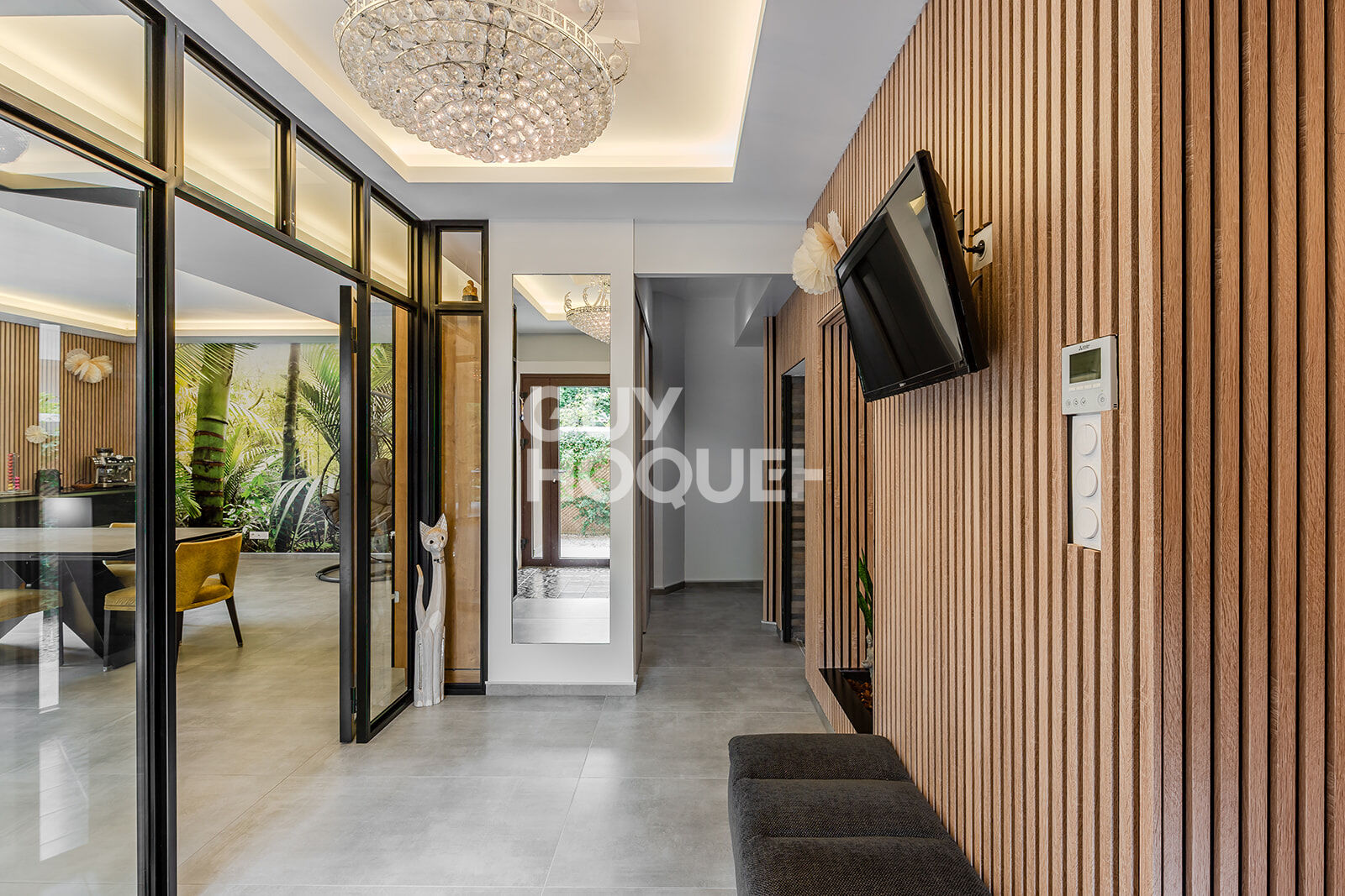 Plateau Croix-Rousse -  Villa 332 m²  - Sous-sol - Garage -