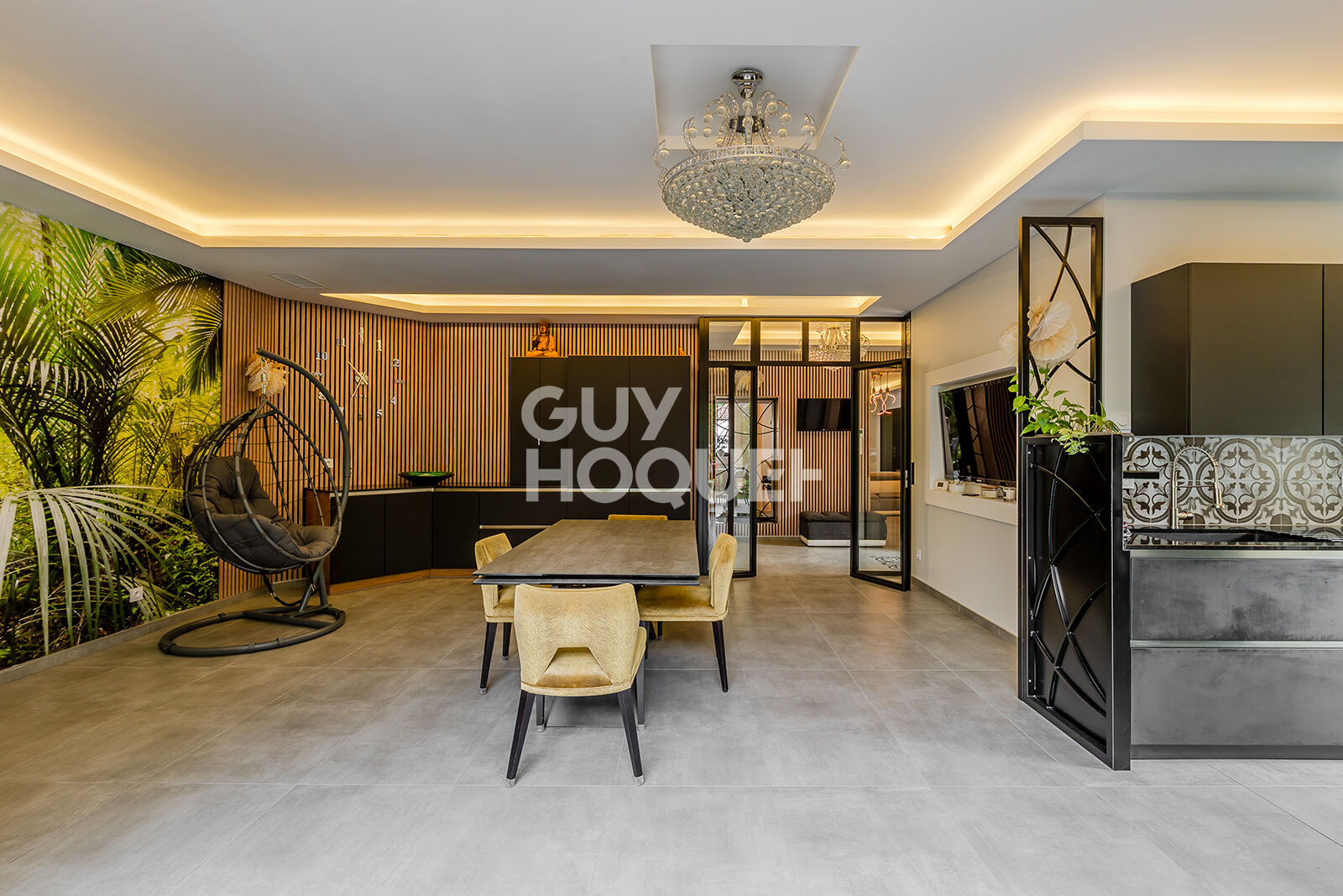 Plateau Croix-Rousse -  Villa 332 m²  - Sous-sol - Garage -