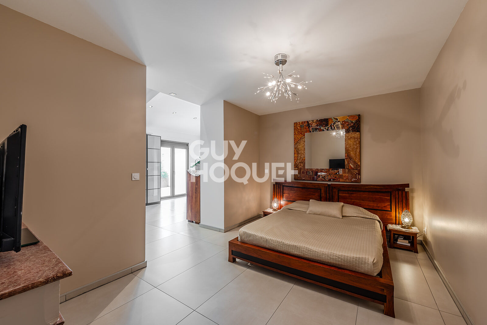 Plateau Croix-Rousse -  Villa 332 m²  - Sous-sol - Garage -