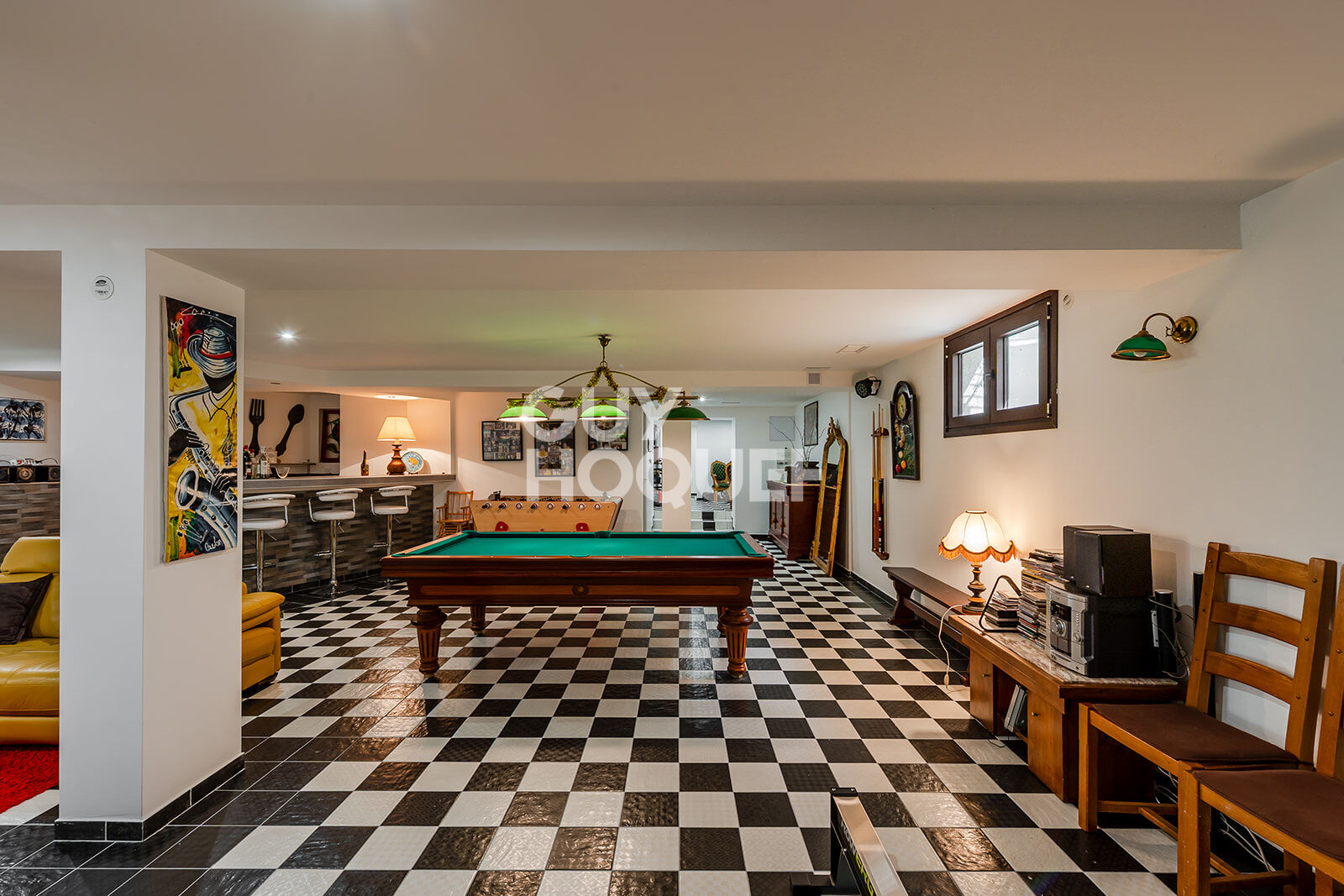 Plateau Croix-Rousse -  Villa 332 m²  - Sous-sol - Garage -