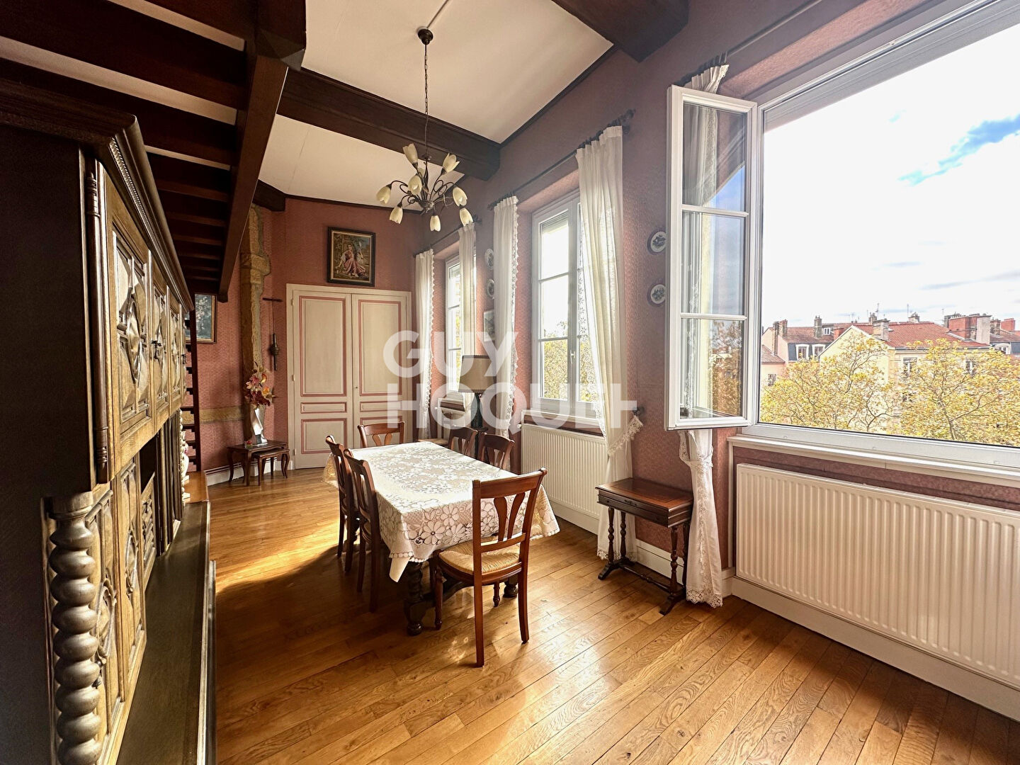 Lyon 4- Place Tabareau - Appartement 3 chambres - ascenseur