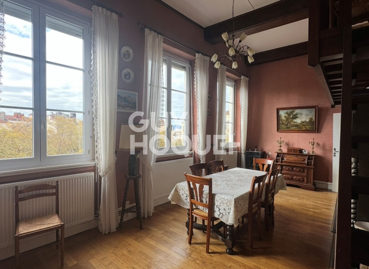 Lyon 4- Place Tabareau - Appartement 3 chambres - ascenseur