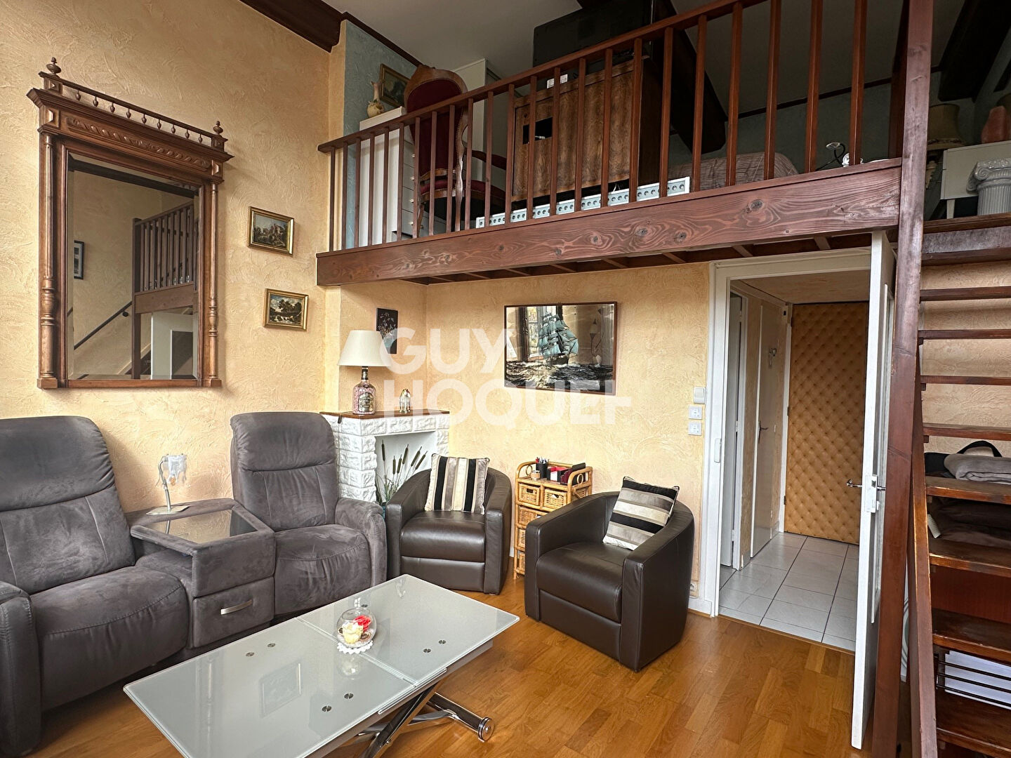 Lyon 4- Place Tabareau - Appartement 3 chambres - ascenseur