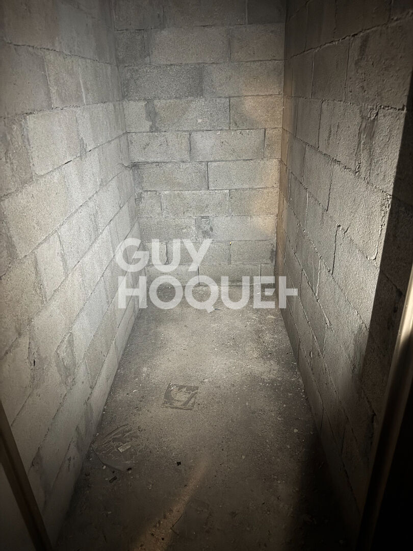 studio dernier étage ascenseur , de 24 m2 au sol -cave -grenier- possible Airbnb