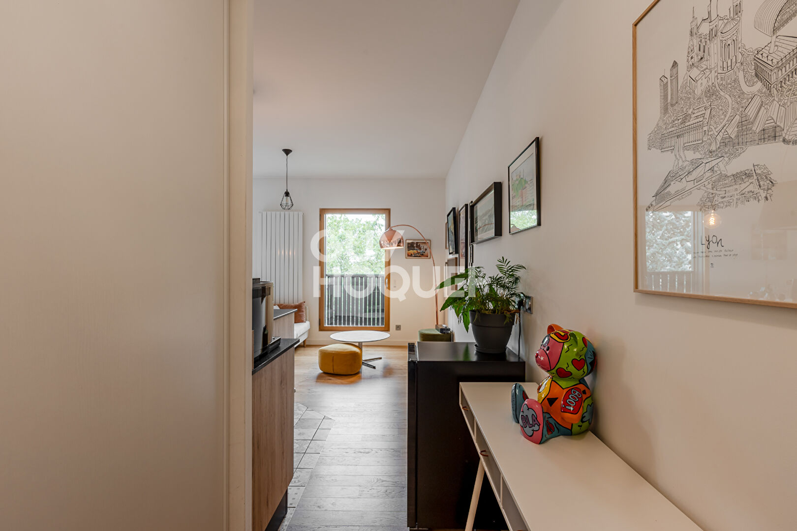 Appartement de standing-dernier étage-2garages-terrasse idéalement placé- climatisation