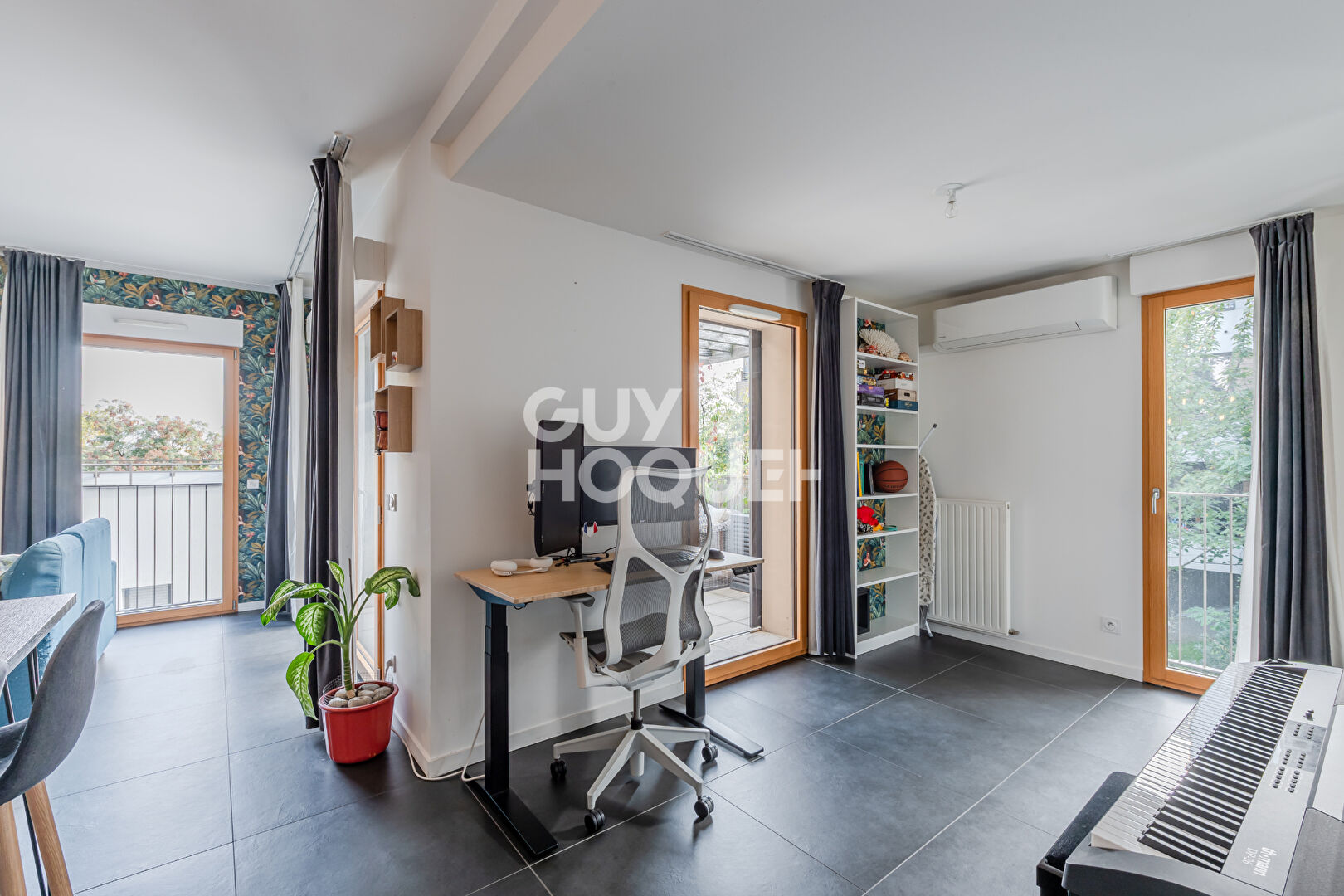 Appartement  avec une terrasse et vue Fourvière dégagée- garage PMR + standard