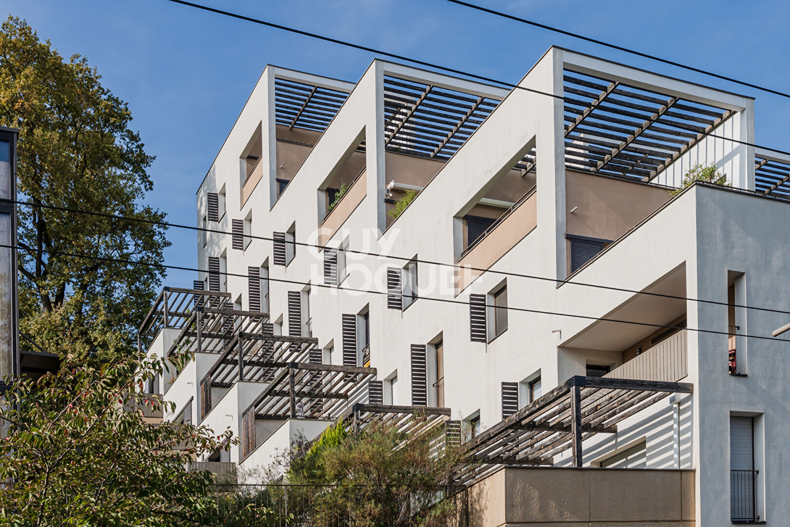 Appartement  avec une terrasse et vue Fourvière dégagée- garage PMR + standard