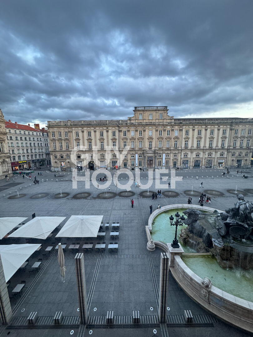 Appartement  Rénové emplacement N°1 Place des Terreaux avec vue