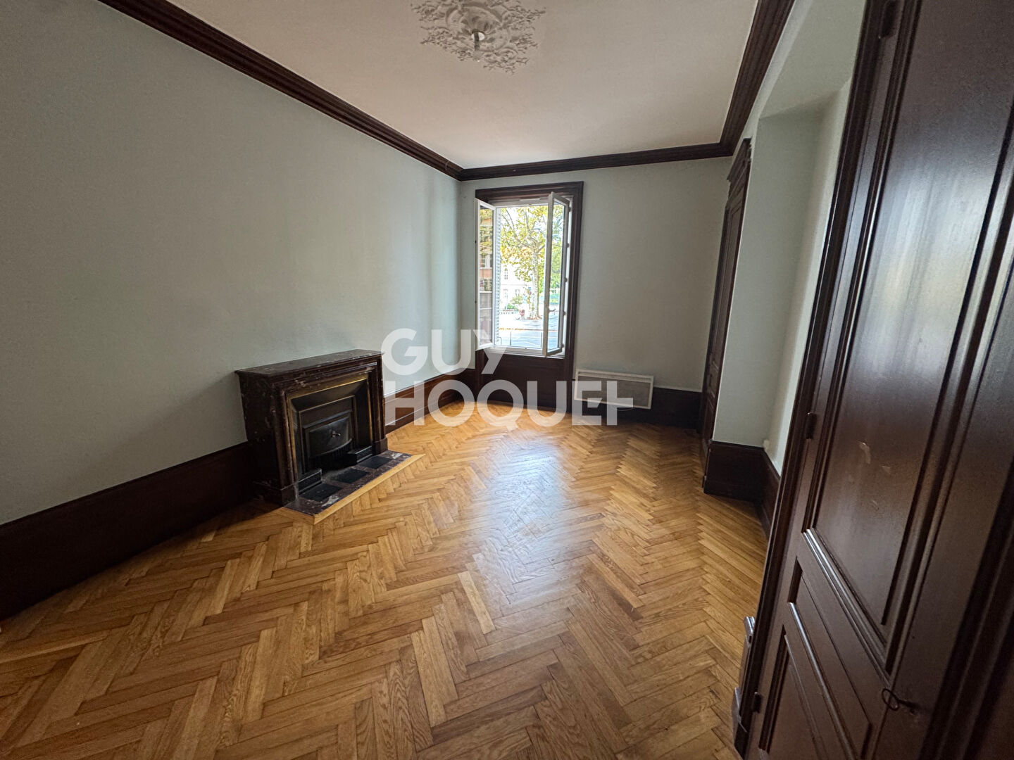 Appartement T5 Boulevard -parquet et cheminée