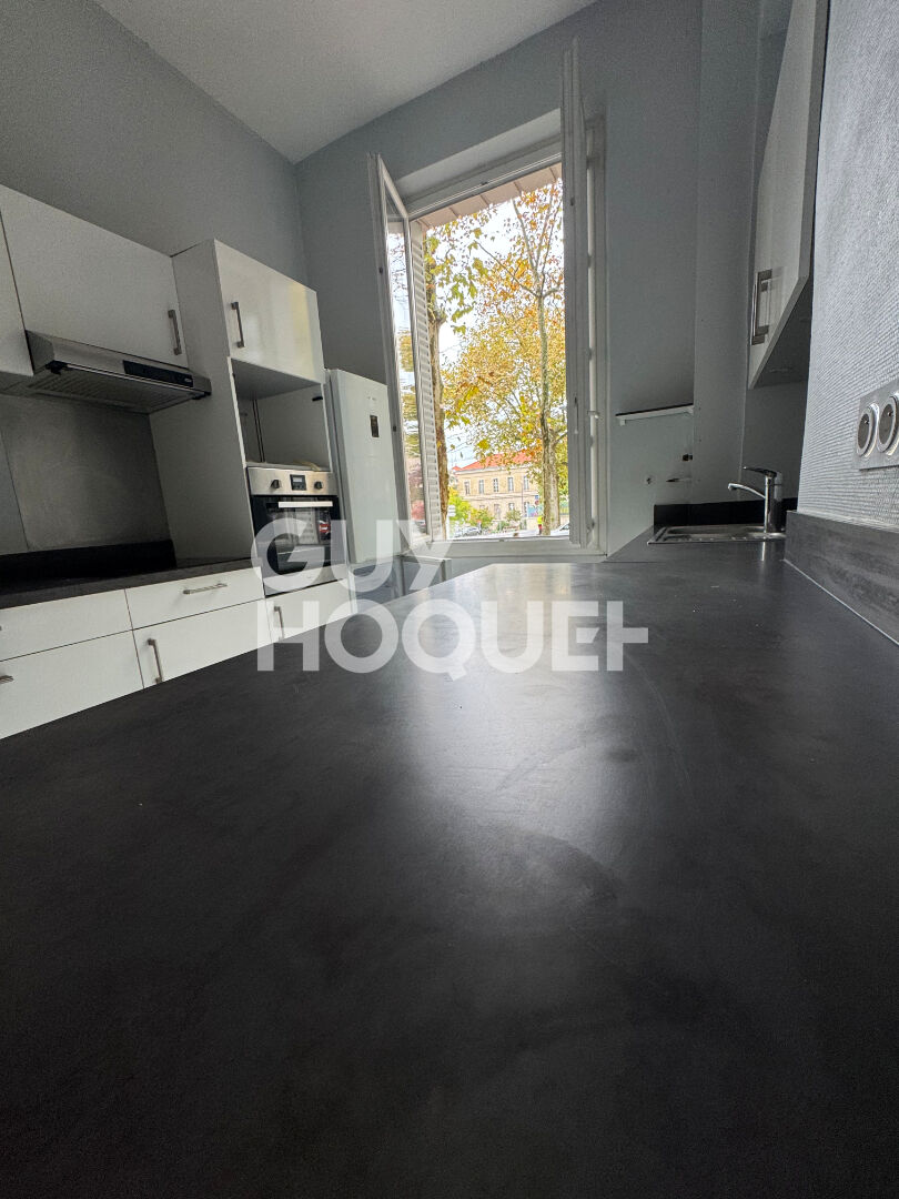 Appartement T5 Boulevard -parquet et cheminée
