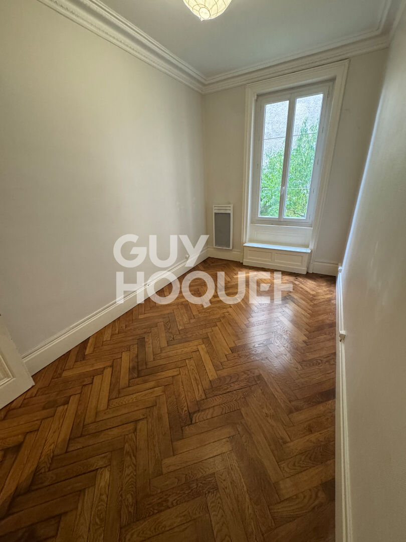 Appartement T5 Boulevard -parquet et cheminée