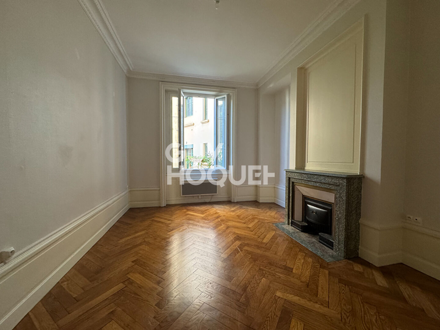 Appartement T5 Boulevard -parquet et cheminée