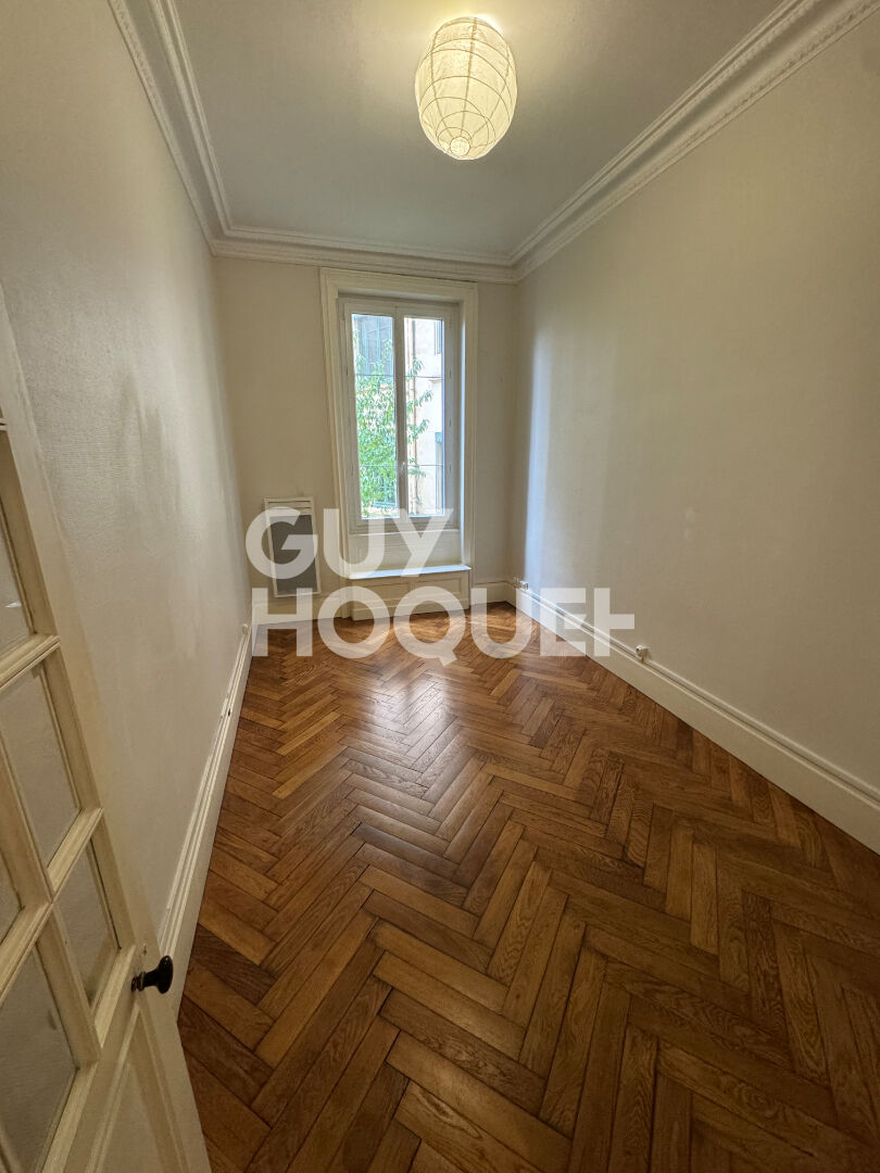 Appartement T5 Boulevard -parquet et cheminée
