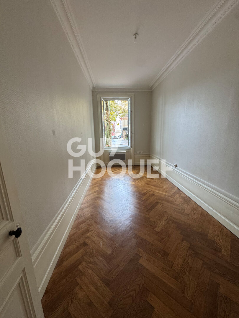 Appartement T5 Boulevard -parquet et cheminée