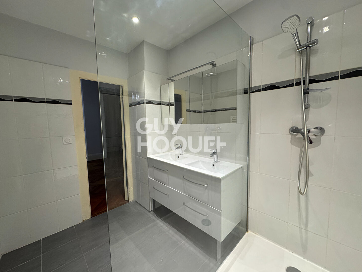 Appartement T5 Boulevard -parquet et cheminée