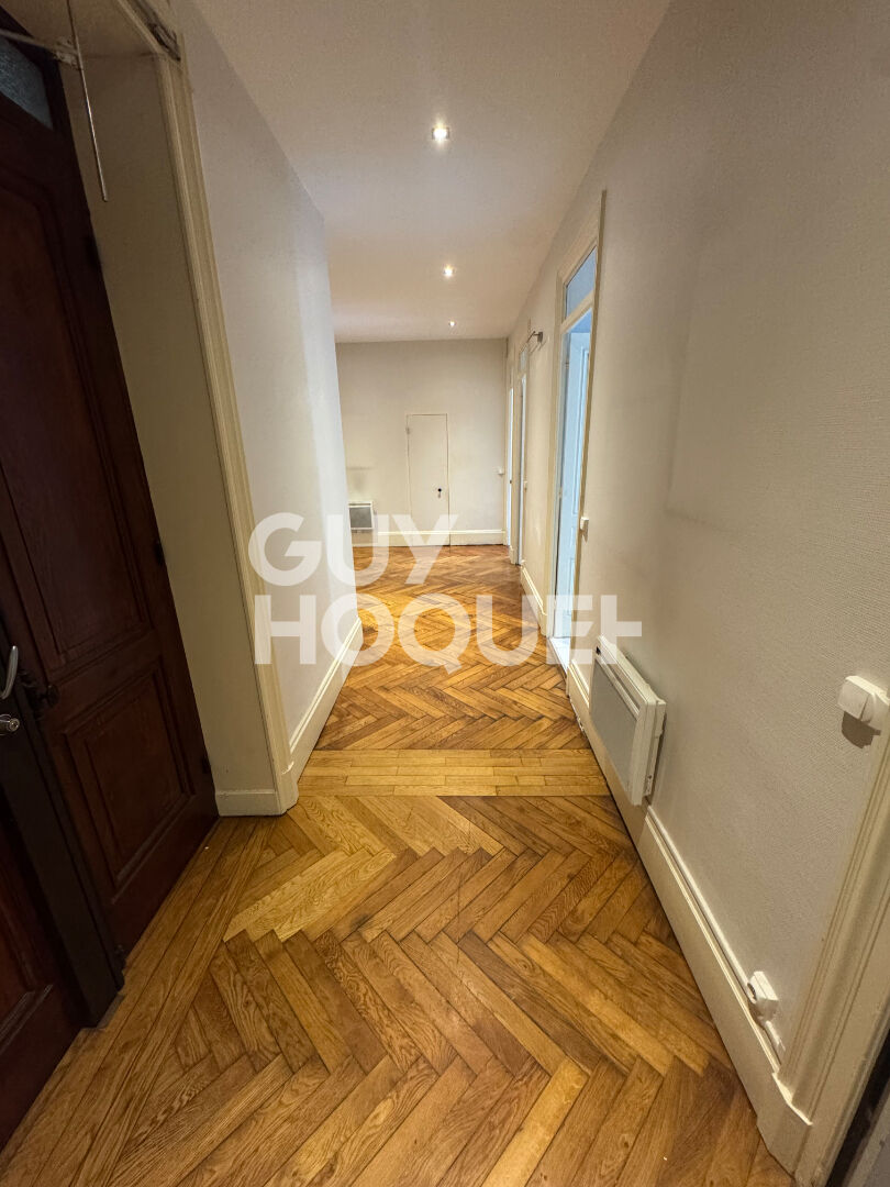 Appartement T5 Boulevard -parquet et cheminée