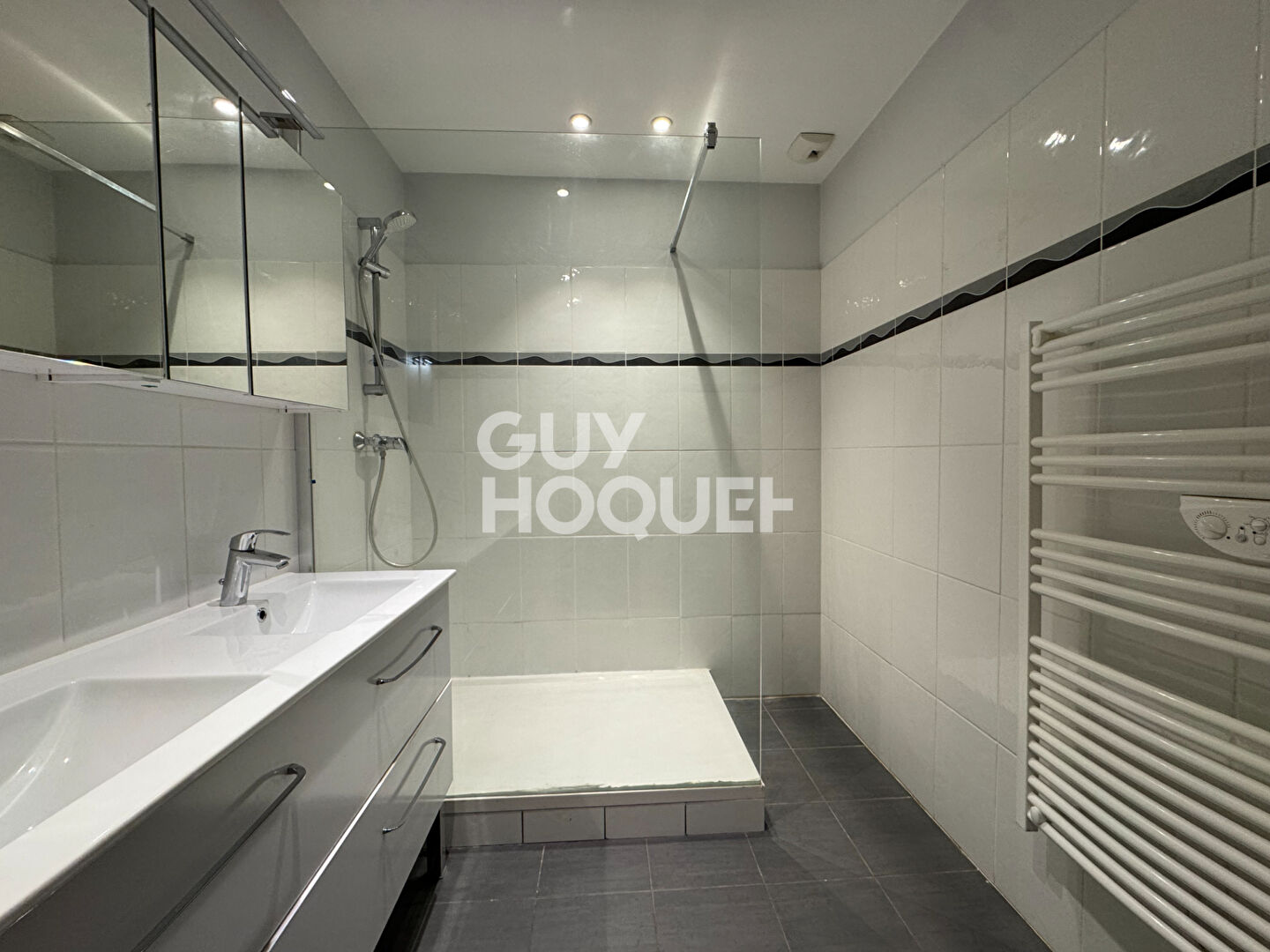 Appartement T5 Boulevard -parquet et cheminée