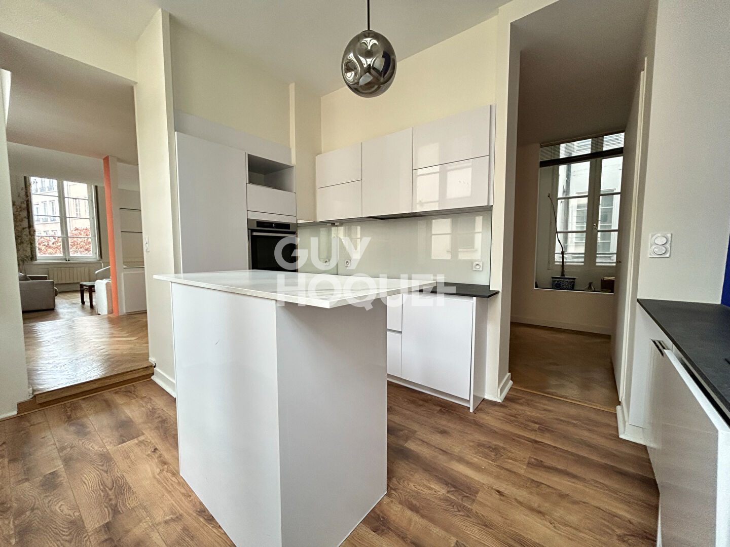 Appartement T3 bourgeois situé Place Sathonay