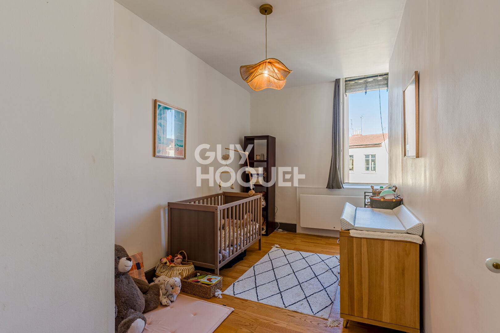 Appartement  idéalement placé sur le boulevard - vue dégagée - ascenseur-cave -grenier-