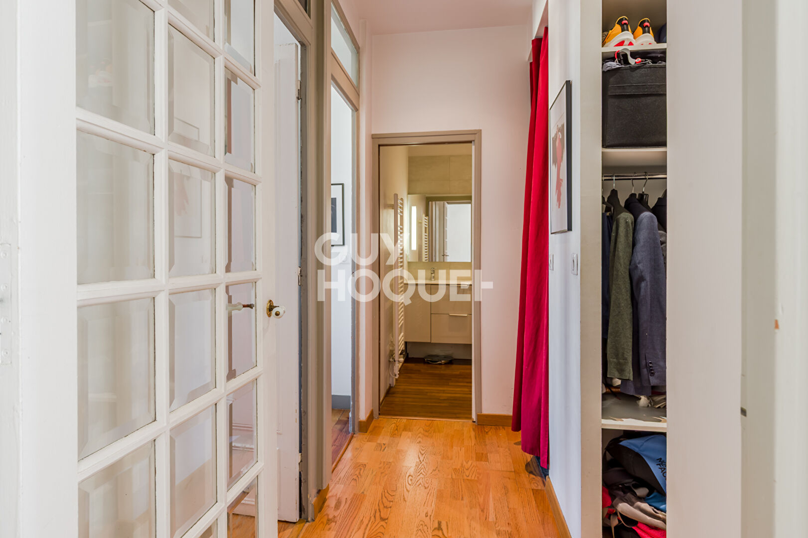 Appartement  idéalement placé sur le boulevard - vue dégagée - ascenseur-cave -grenier-