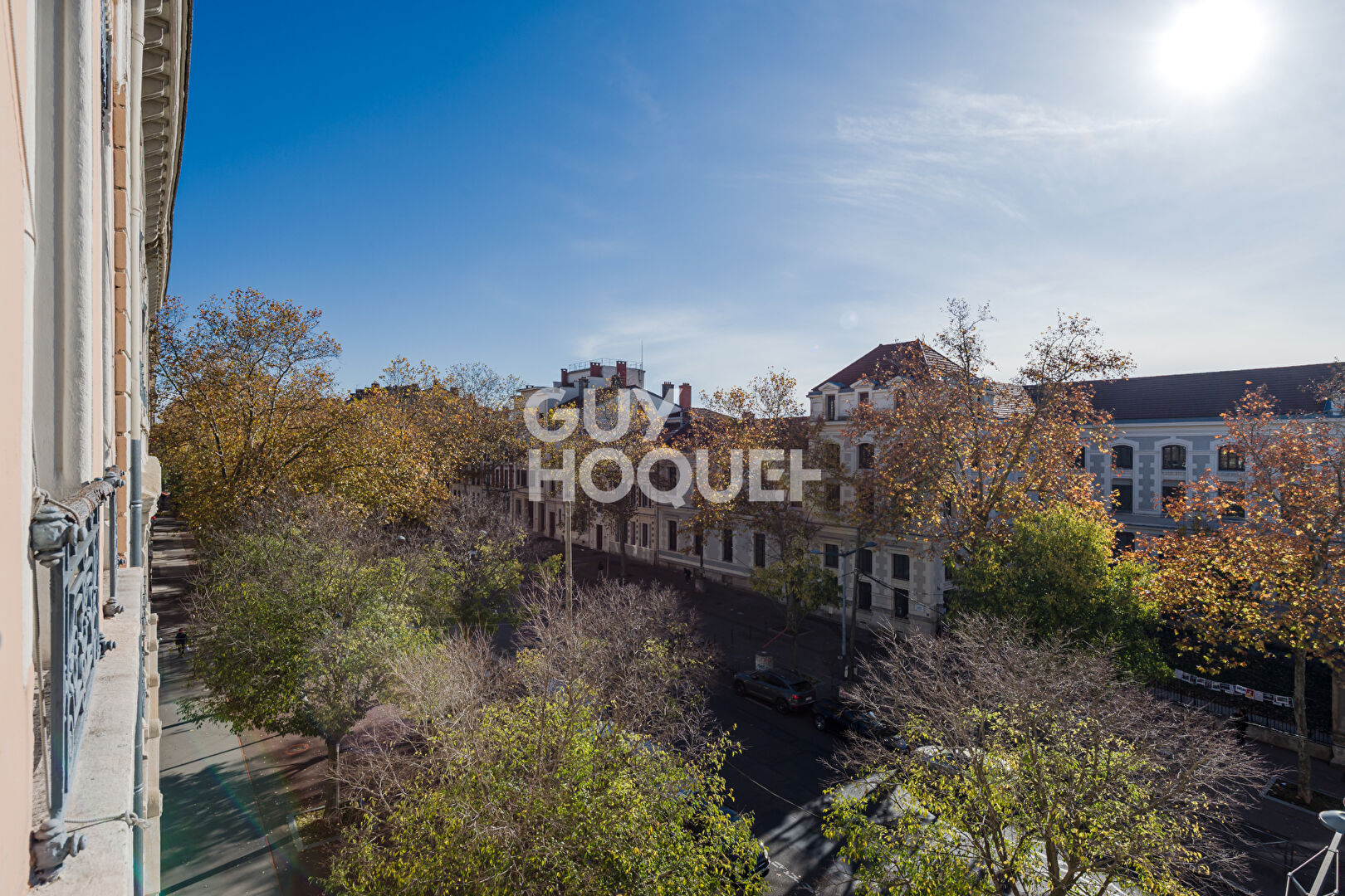 Appartement  idéalement placé sur le boulevard - vue dégagée - ascenseur-cave -grenier-