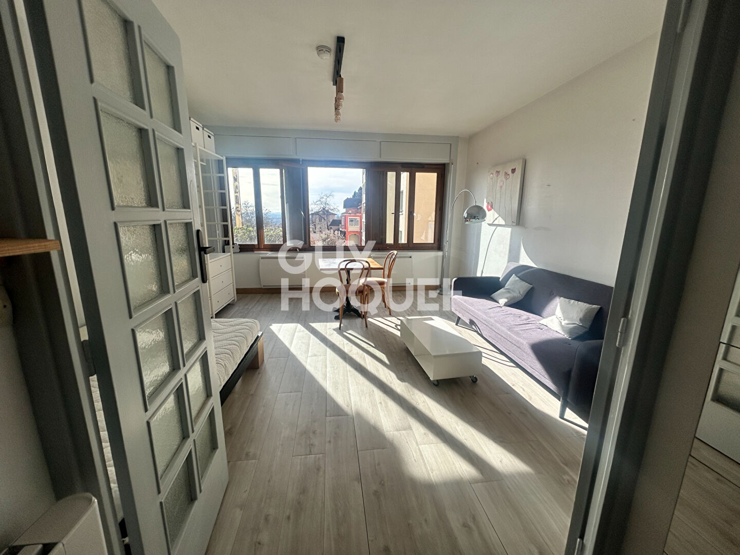 Studio - vue dégagée sur le Rhône