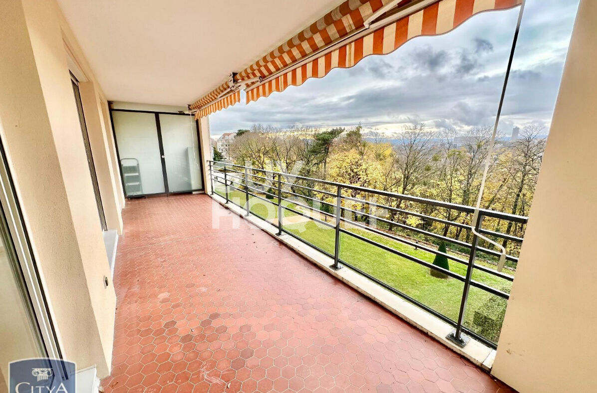 APPARTEMENT T3 RUE D'YPRES NON MEUBLE -  PISCINE, GARDIEN, ESPACES VERTS 