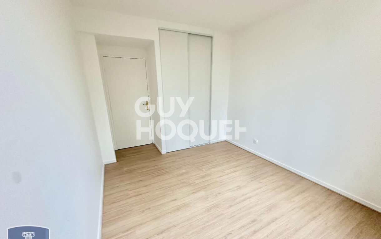 APPARTEMENT T3 RUE D'YPRES NON MEUBLE -  PISCINE, GARDIEN, ESPACES VERTS 